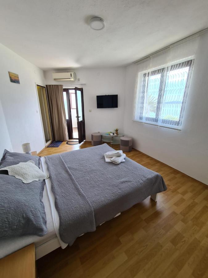 Gordana Apartments ฮวาร์ ภายนอก รูปภาพ