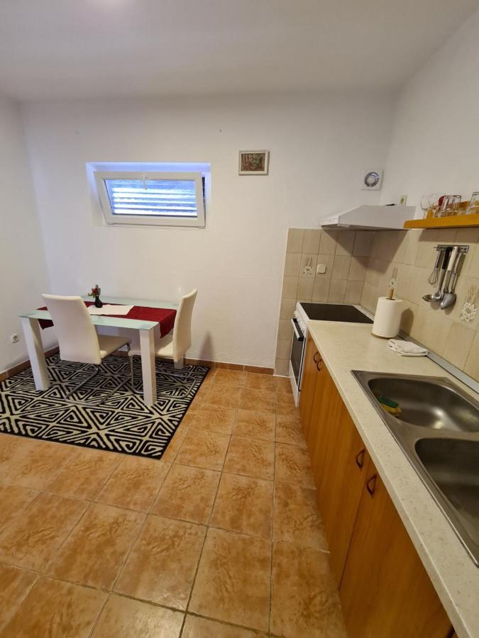 Gordana Apartments ฮวาร์ ภายนอก รูปภาพ