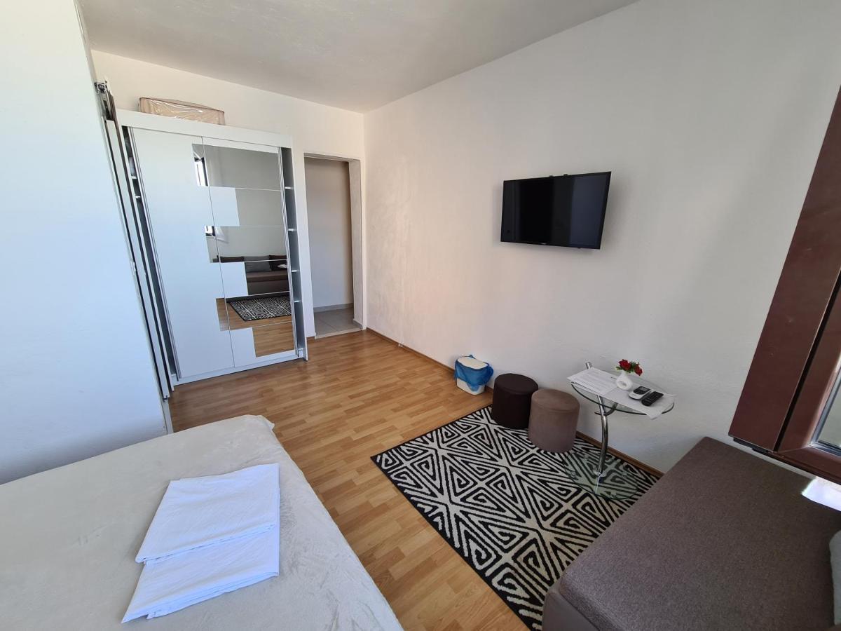 Gordana Apartments ฮวาร์ ภายนอก รูปภาพ